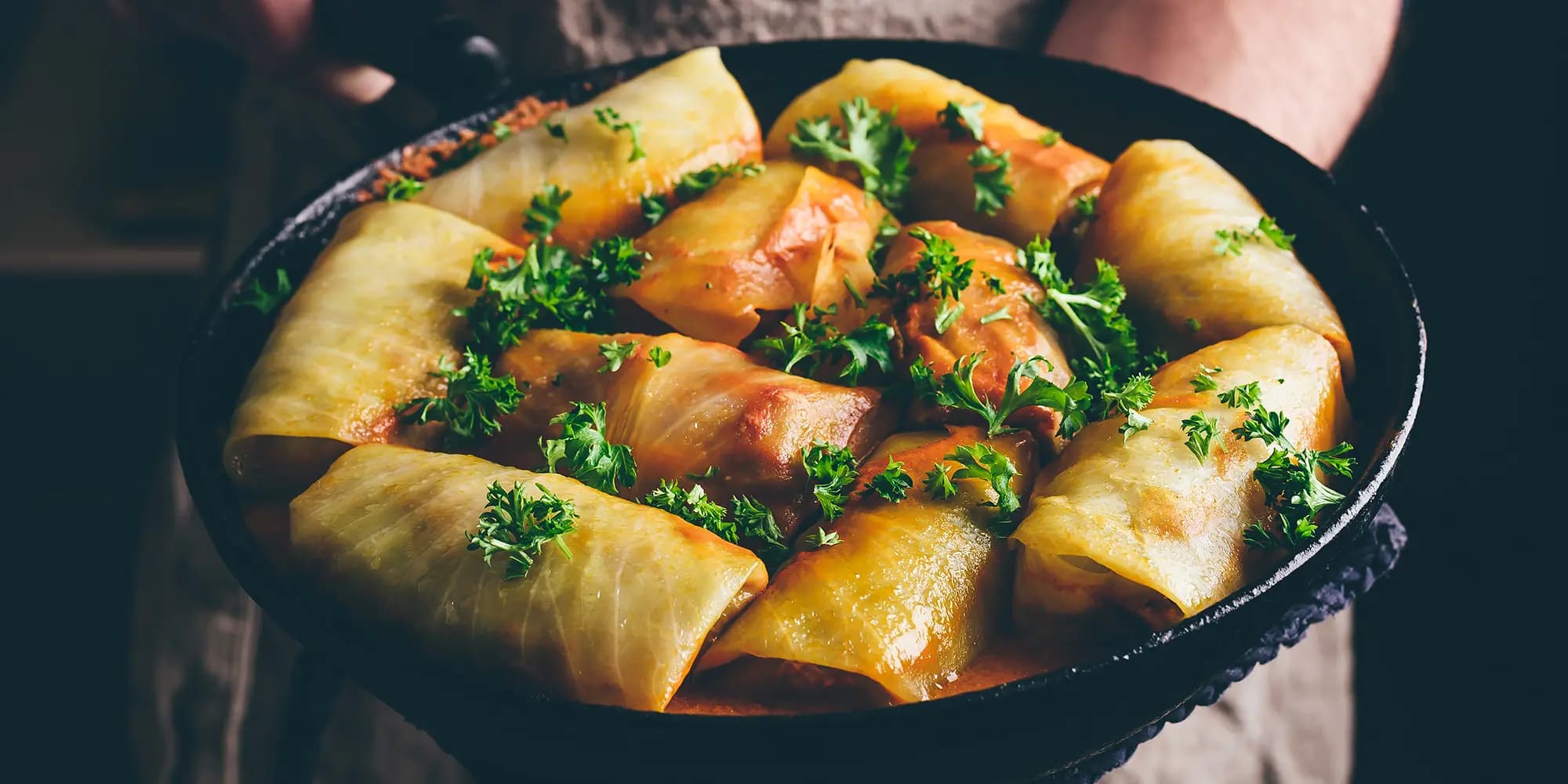 Würzige Kohlrouladen